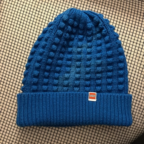 LEGO cable knit hat EUC   Yellow LEGO front w tag in back. - Picture 2 of 4